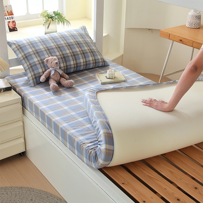 91家纺网 家纺一手货源 找家纺 春皖家纺 2025新款学生季全棉纯棉色织AB版水洗棉单品系列-单床笠 床笠单件 素雅-蓝格