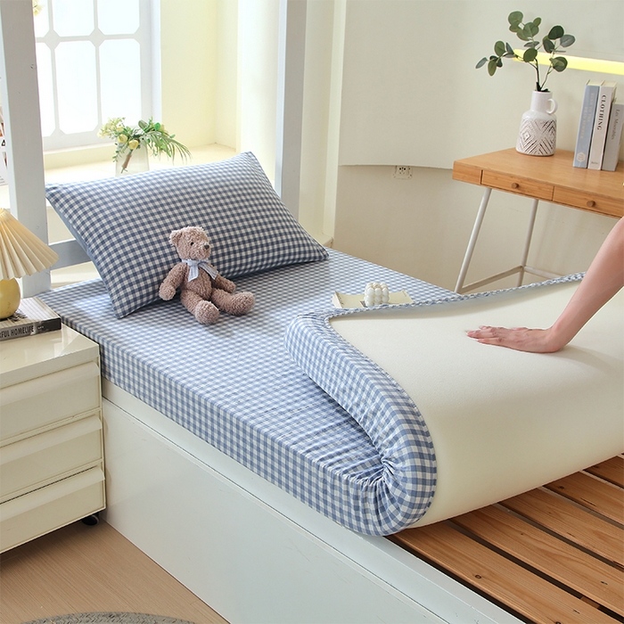 91家纺网 家纺一手货源 找家纺 春皖家纺 2025新款学生季全棉纯棉色织AB版水洗棉单品系列-单床笠 床笠单件 素雅-蓝小格