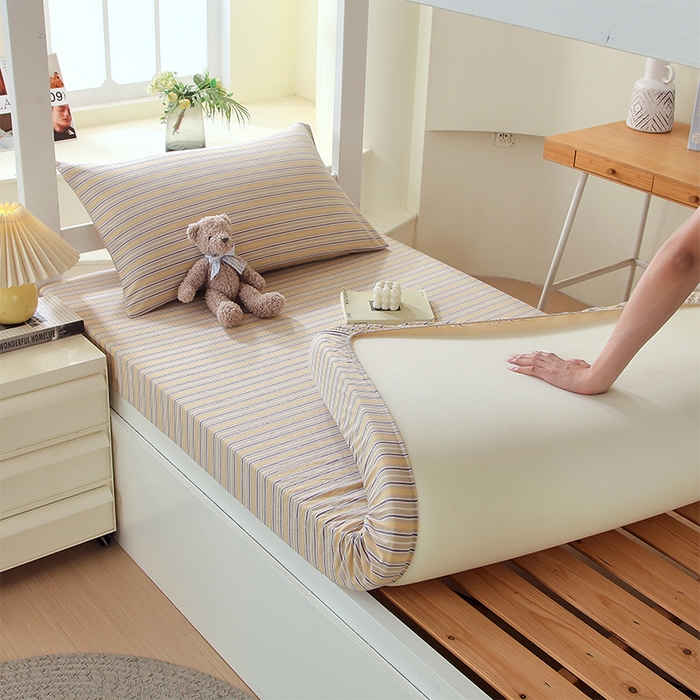 91家纺网 家纺一手货源 找家纺 春皖家纺 2025新款学生季全棉纯棉色织AB版水洗棉单品系列-单床笠 床笠单件 素雅-杏黄纹