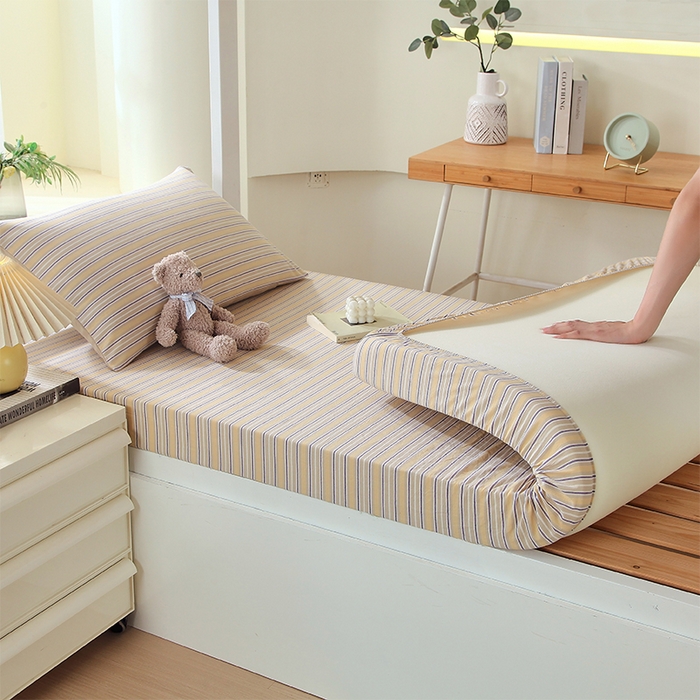 91家纺网 家纺一手货源 找家纺 春皖家纺 2025新款学生季全棉纯棉色织AB版水洗棉单品系列-单床笠 床笠单件 素雅-杏黄纹