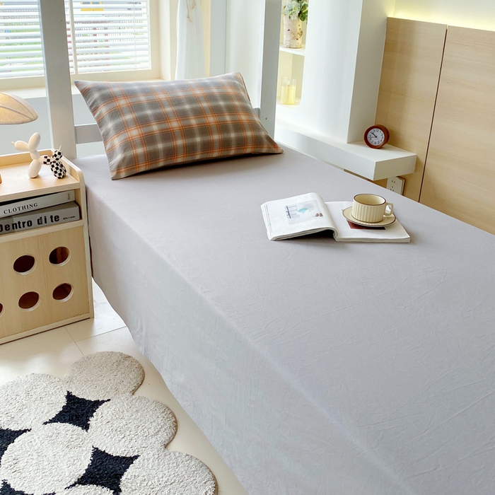 91家纺网 家纺一手货源 找家纺 春皖家纺 2025春夏新款AB版全棉纯棉色织水洗棉学生三件套六件套 栗木-咖格