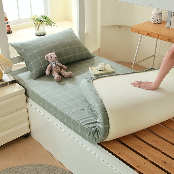 91家纺网 家纺一手货源 找家纺 春皖家纺 2025新款学生季全棉纯棉色织AB版水洗棉单品系列-单床笠 床笠单件 素雅-韵绿