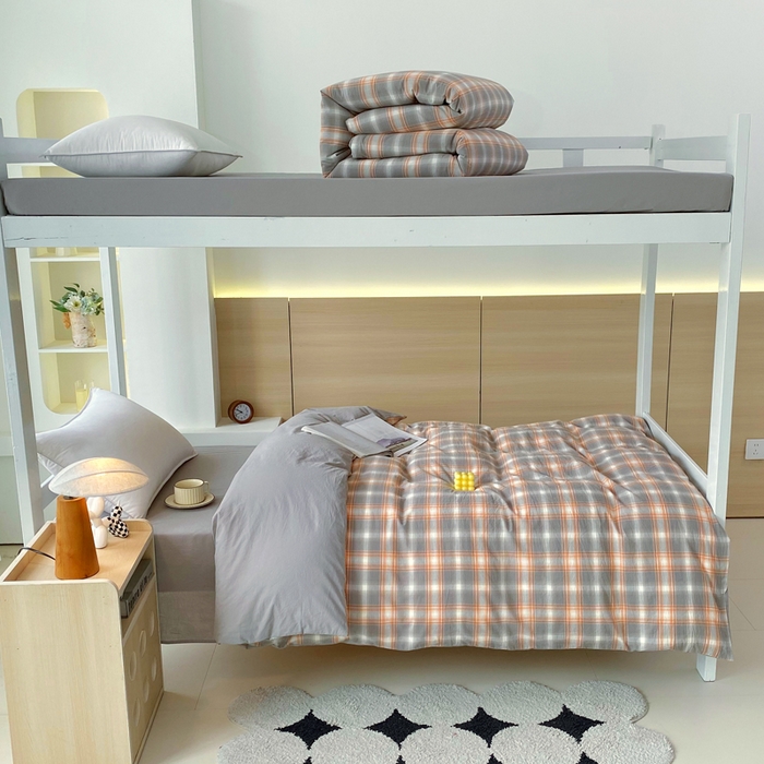 91家纺网 家纺一手货源 找家纺 春皖家纺 2025春夏新款AB版全棉纯棉色织水洗棉学生三件套六件套 栗木-咖格