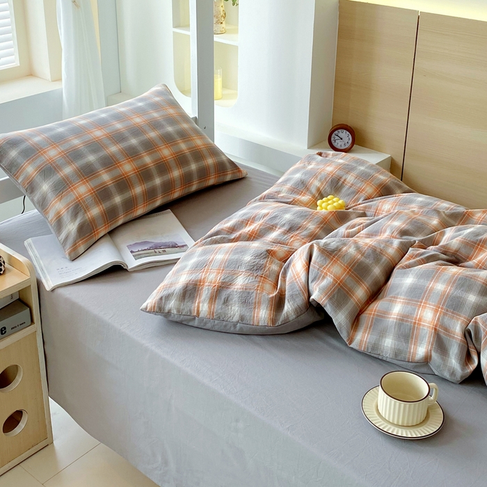 91家纺网 家纺一手货源 找家纺 春皖家纺 2025春夏新款AB版全棉纯棉色织水洗棉学生三件套六件套 栗木-咖格