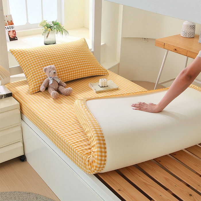 91家纺网 家纺一手货源 找家纺 春皖家纺 2025新款学生季全棉纯棉色织AB版水洗棉单品系列-单床笠 床笠单件 朱羽-黄格