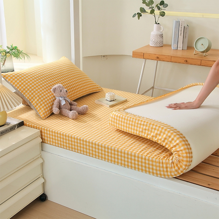 91家纺网 家纺一手货源 找家纺 春皖家纺 2025新款学生季全棉纯棉色织AB版水洗棉单品系列-单床笠 床笠单件 朱羽-黄格