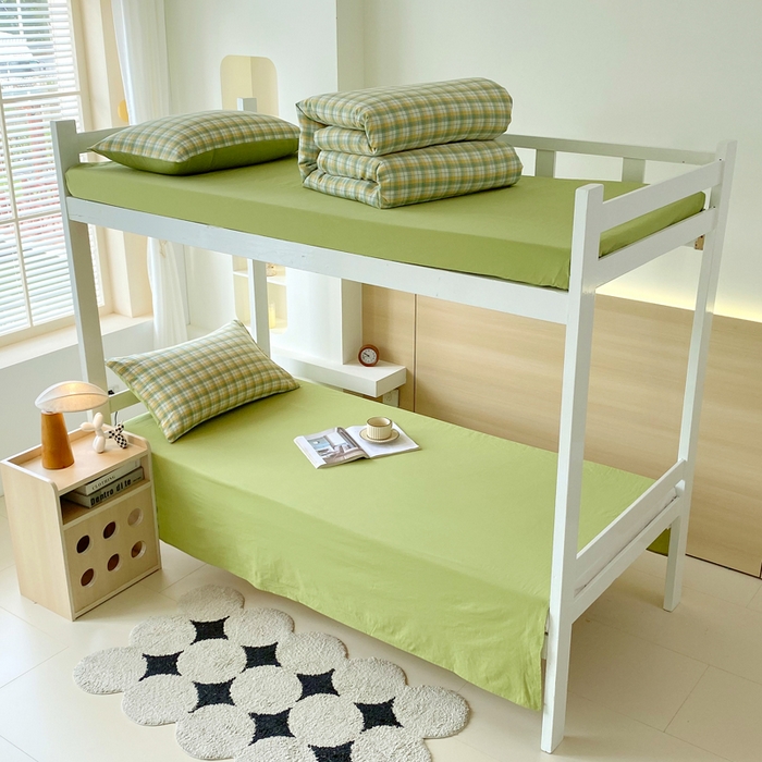 91家纺网 家纺一手货源 找家纺 春皖家纺 2025春夏新款AB版全棉纯棉色织水洗棉学生三件套六件套 栗木-芒格