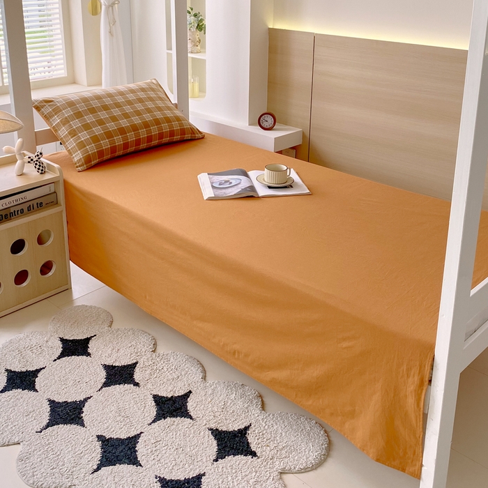 91家纺网 家纺一手货源 找家纺 春皖家纺 2025春夏新款AB版全棉纯棉色织水洗棉学生三件套六件套 素雅-黄格