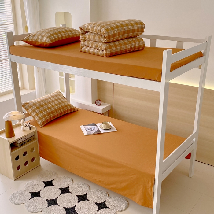 91家纺网 家纺一手货源 找家纺 春皖家纺 2025春夏新款AB版全棉纯棉色织水洗棉学生三件套六件套 素雅-黄格