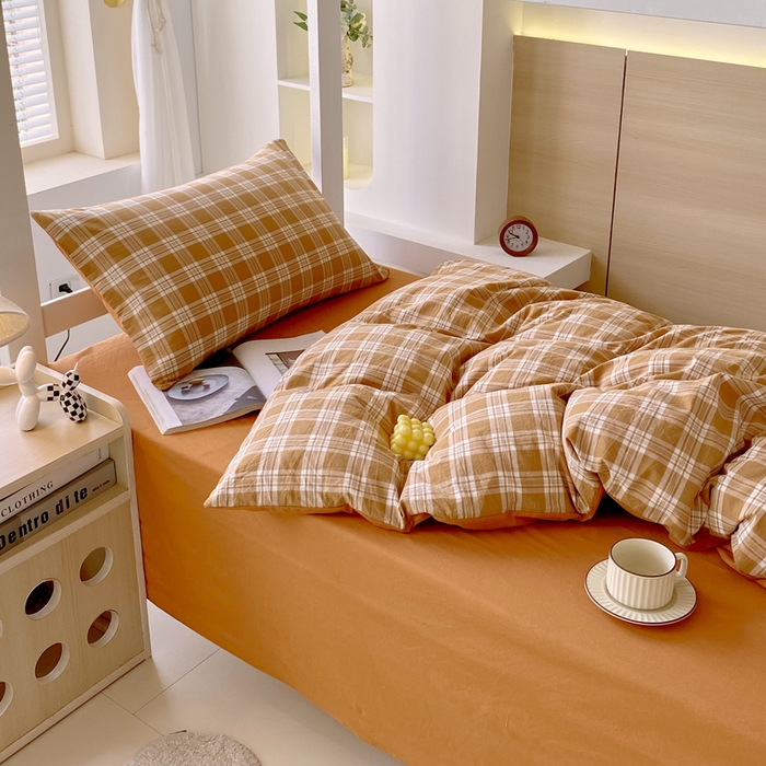 91家纺网 家纺一手货源 找家纺 春皖家纺 2025春夏新款AB版全棉纯棉色织水洗棉学生三件套六件套 素雅-黄格