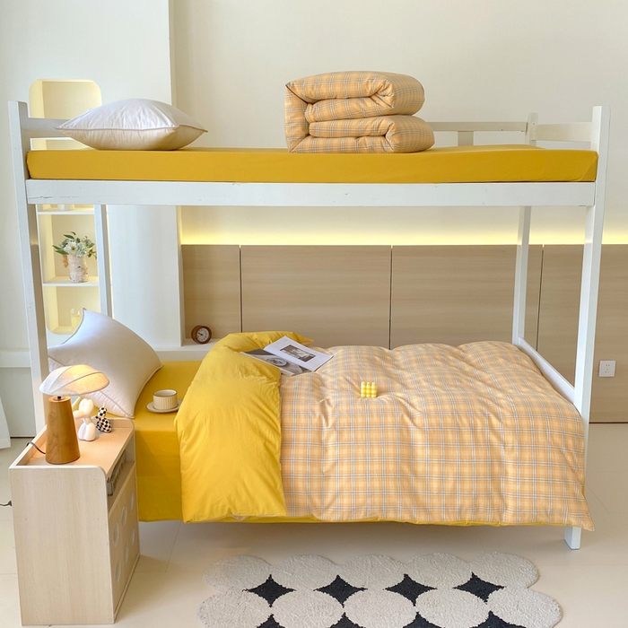 91家纺网 家纺一手货源 找家纺 春皖家纺 2025春夏新款AB版全棉纯棉色织水洗棉学生三件套六件套 素雅-黄条