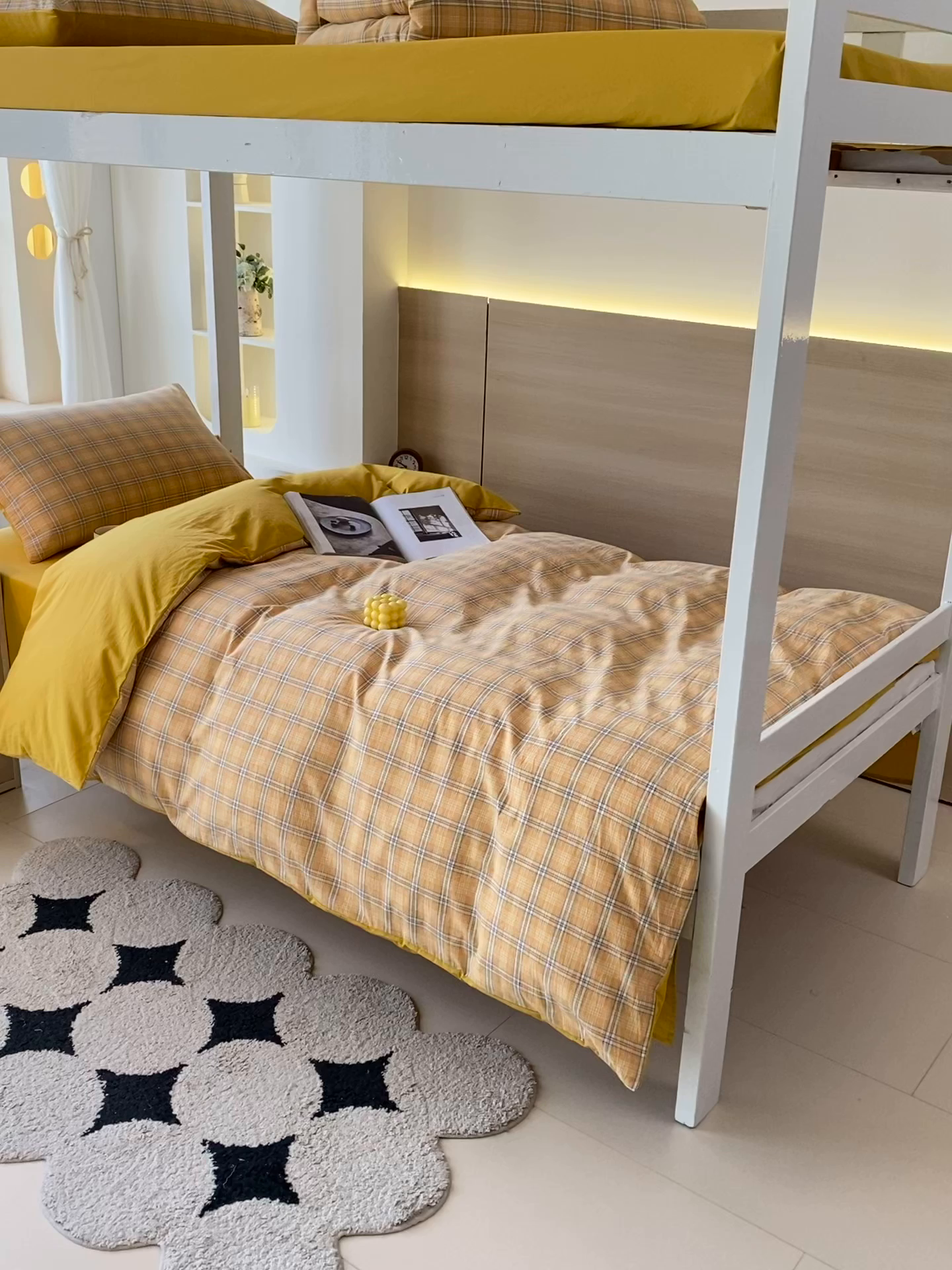 91家纺网 家纺一手货源 找家纺 春皖家纺 2025春夏新款AB版全棉纯棉色织水洗棉学生三件套六件套 素雅-黄条