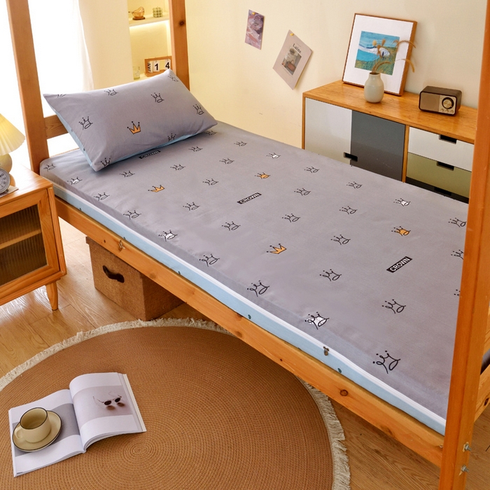 91家纺网 家纺一手货源 找家纺 水妙家纺 2025年新款A类全棉纯棉学生宿舍上下铺床垫套六件套三件套 床垫套星耀皇冠-灰