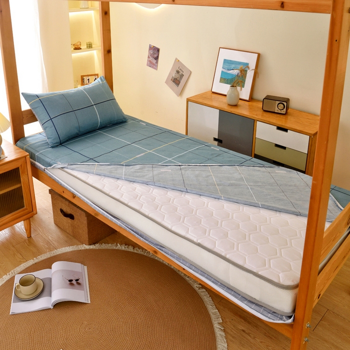 91家纺网 家纺一手货源 找家纺 水妙家纺 2025年新款A类全棉纯棉学生宿舍上下铺床垫套六件套三件套 床垫套宇格-蓝