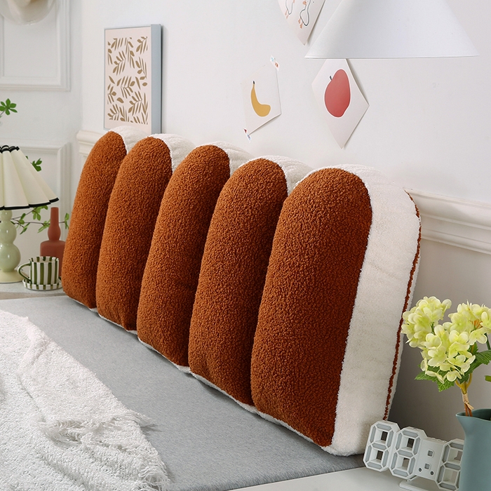 91家纺网 家纺一手货源 找家纺 永光家居 2025新款泰迪绒花瓣靠垫 高端床头靠垫少女心抱枕榻榻米软包（不供多多） 焦糖