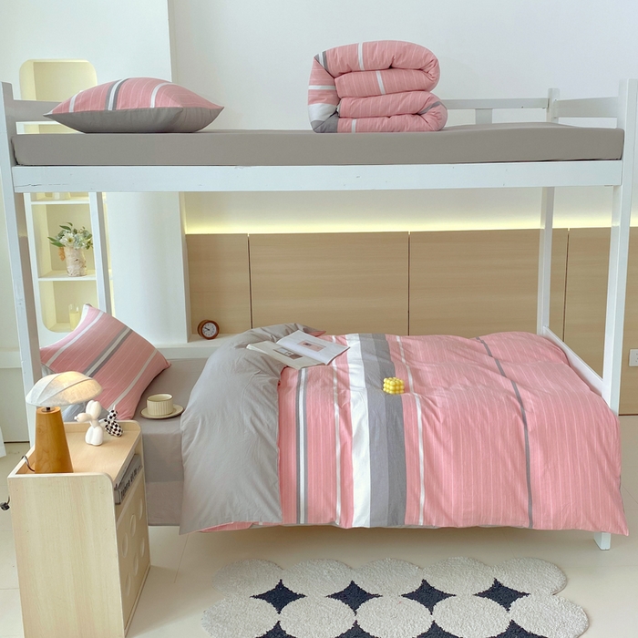 91家纺网 家纺一手货源 找家纺 春皖家纺 2025春夏新款AB版全棉纯棉色织水洗棉学生三件套六件套 素雅-蔻粉