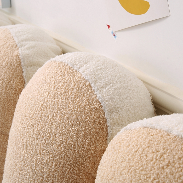 91家纺网 家纺一手货源 找家纺 永光家居 2025新款泰迪绒花瓣靠垫 高端床头靠垫少女心抱枕榻榻米软包（不供多多） 奶茶