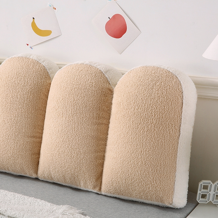 91家纺网 家纺一手货源 找家纺 永光家居 2025新款泰迪绒花瓣靠垫 高端床头靠垫少女心抱枕榻榻米软包（不供多多） 奶茶