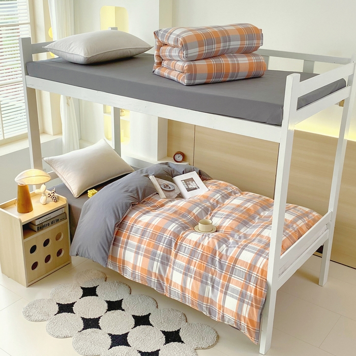 91家纺网 家纺一手货源 找家纺 春皖家纺 2025春夏新款AB版全棉纯棉色织水洗棉学生三件套六件套 素雅-莱恩