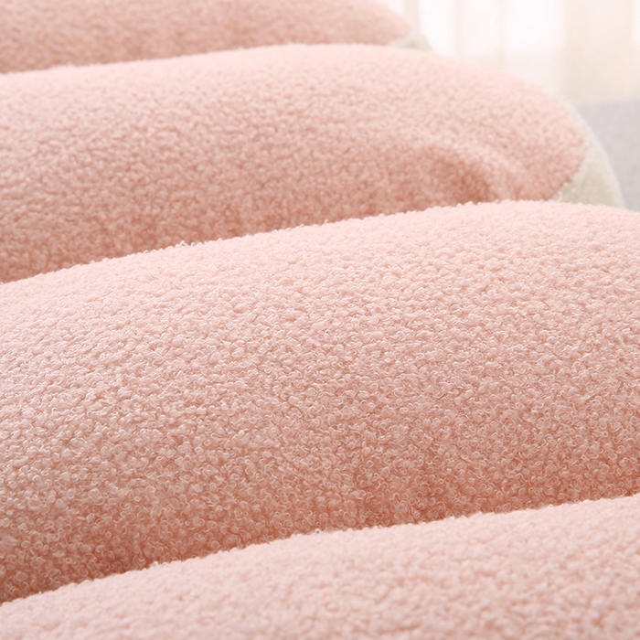 91家纺网 家纺一手货源 找家纺 永光家居 2025新款泰迪绒花瓣靠垫 高端床头靠垫少女心抱枕榻榻米软包（不供多多） 桃粉