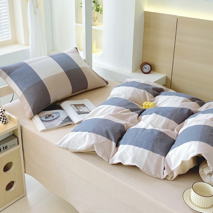 91家纺网 家纺一手货源 找家纺 春皖家纺 2025春夏新款AB版全棉纯棉色织水洗棉学生三件套六件套 素雅-蓝大格