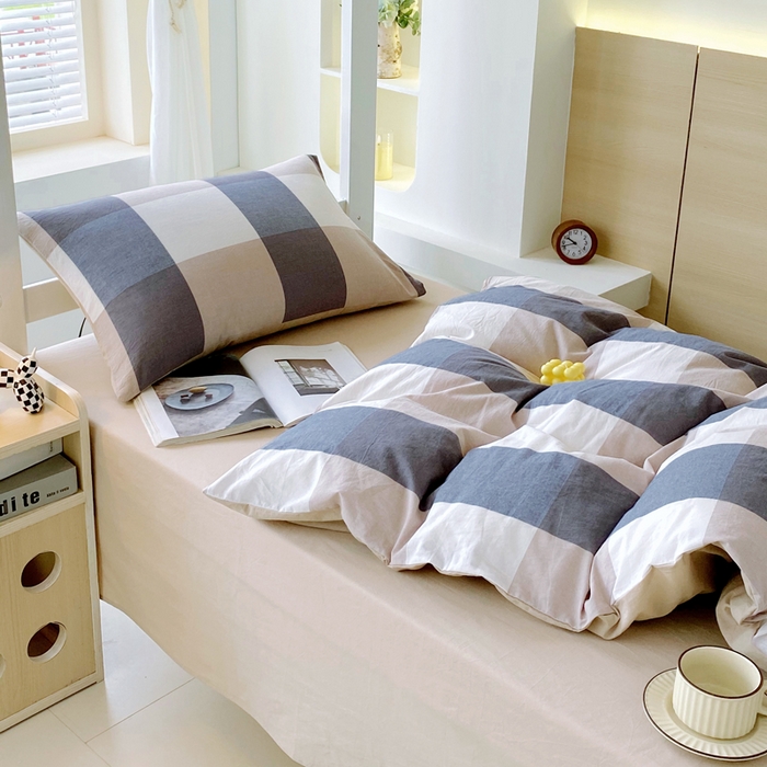 91家纺网 家纺一手货源 找家纺 春皖家纺 2025春夏新款AB版全棉纯棉色织水洗棉学生三件套六件套 素雅-蓝大格