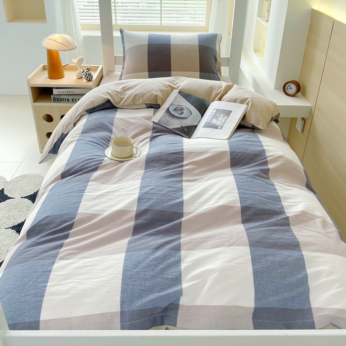 91家纺网 家纺一手货源 找家纺 春皖家纺 2025春夏新款AB版全棉纯棉色织水洗棉学生三件套六件套 素雅-蓝大格