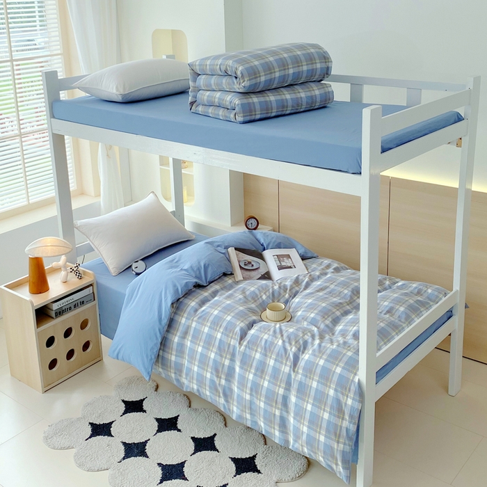 91家纺网 家纺一手货源 找家纺 春皖家纺 2025春夏新款AB版全棉纯棉色织水洗棉学生三件套六件套 素雅-蓝格