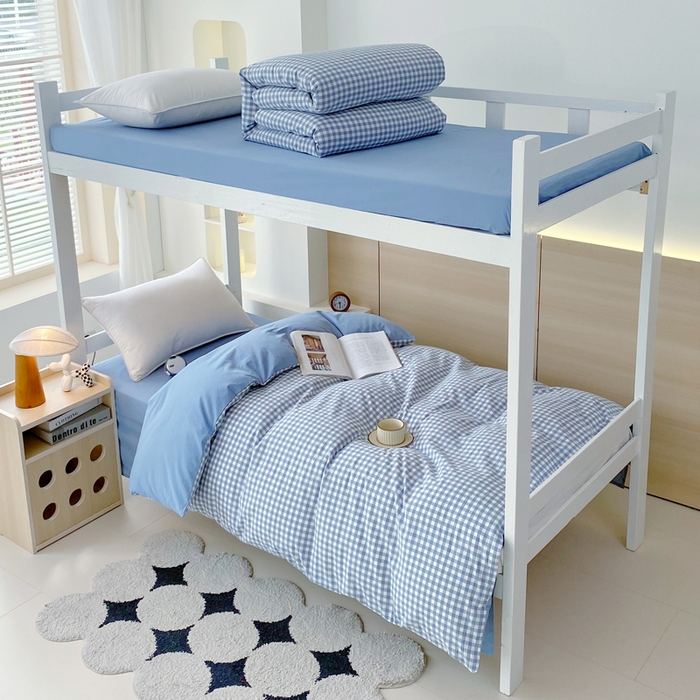 91家纺网 家纺一手货源 找家纺 春皖家纺 2025春夏新款AB版全棉纯棉色织水洗棉学生三件套六件套 素雅-蓝小格