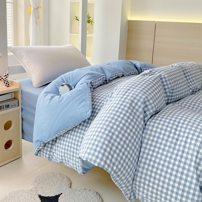 91家纺网 家纺一手货源 找家纺 春皖家纺 2025春夏新款AB版全棉纯棉色织水洗棉学生三件套六件套 素雅-蓝小格