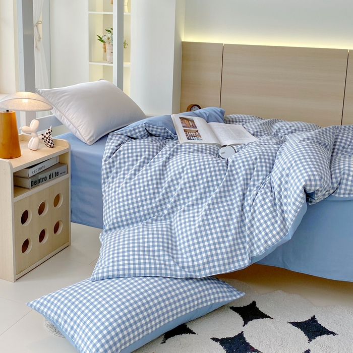 91家纺网 家纺一手货源 找家纺 春皖家纺 2025春夏新款AB版全棉纯棉色织水洗棉学生三件套六件套 素雅-蓝小格