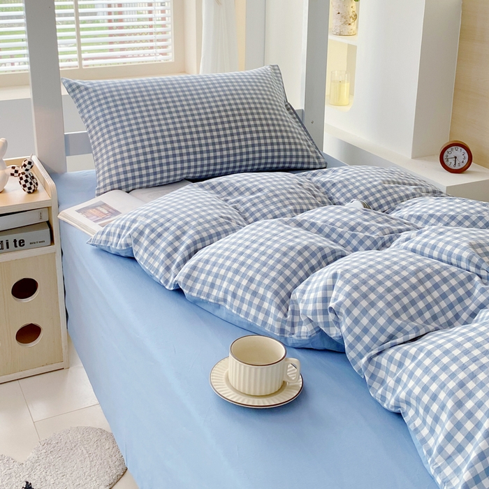 91家纺网 家纺一手货源 找家纺 春皖家纺 2025春夏新款AB版全棉纯棉色织水洗棉学生三件套六件套 素雅-蓝小格