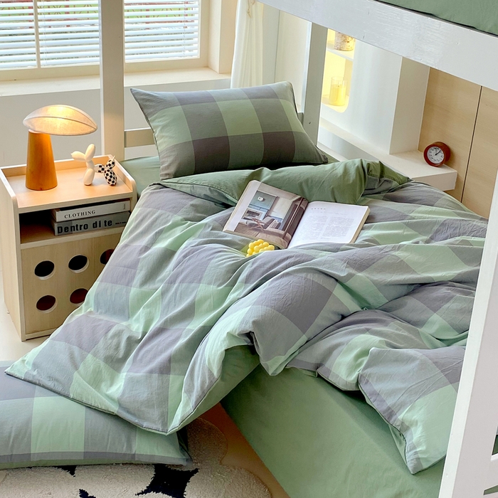 91家纺网 家纺一手货源 找家纺 春皖家纺 2025春夏新款AB版全棉纯棉色织水洗棉学生三件套六件套 素雅-清格