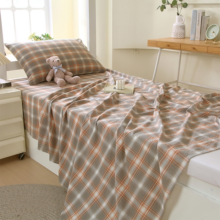 91家纺网 家纺一手货源 找家纺 春皖家纺 2025新款学生季全棉纯棉色织AB版水洗棉单品系列-单床单 床单单件 栗木-咖格