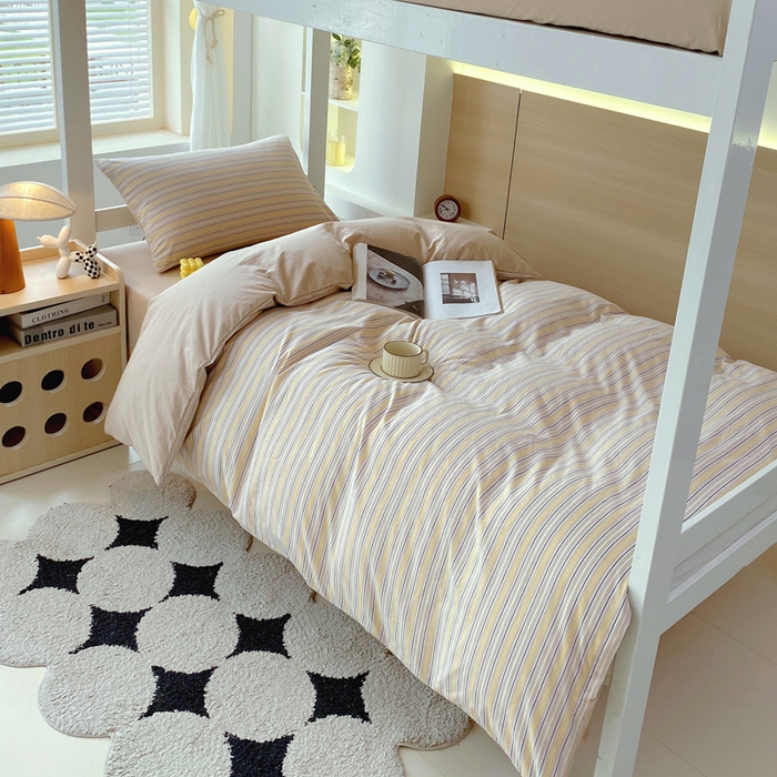 91家纺网 家纺一手货源 找家纺 春皖家纺 2025春夏新款AB版全棉纯棉色织水洗棉学生三件套六件套 素雅-杏黄纹