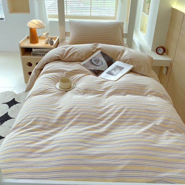 91家纺网 家纺一手货源 找家纺 春皖家纺 2025春夏新款AB版全棉纯棉色织水洗棉学生三件套六件套 素雅-杏黄纹