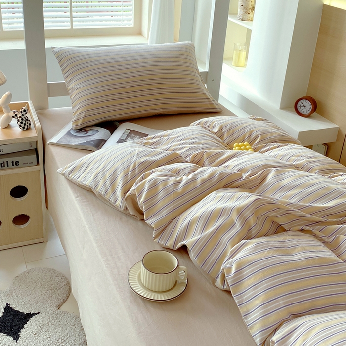 91家纺网 家纺一手货源 找家纺 春皖家纺 2025春夏新款AB版全棉纯棉色织水洗棉学生三件套六件套 素雅-杏黄纹