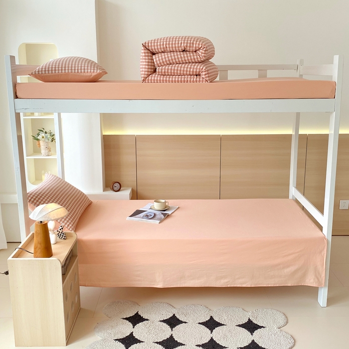 91家纺网 家纺一手货源 找家纺 春皖家纺 2025春夏新款AB版全棉纯棉色织水洗棉学生三件套六件套 素雅-玉格