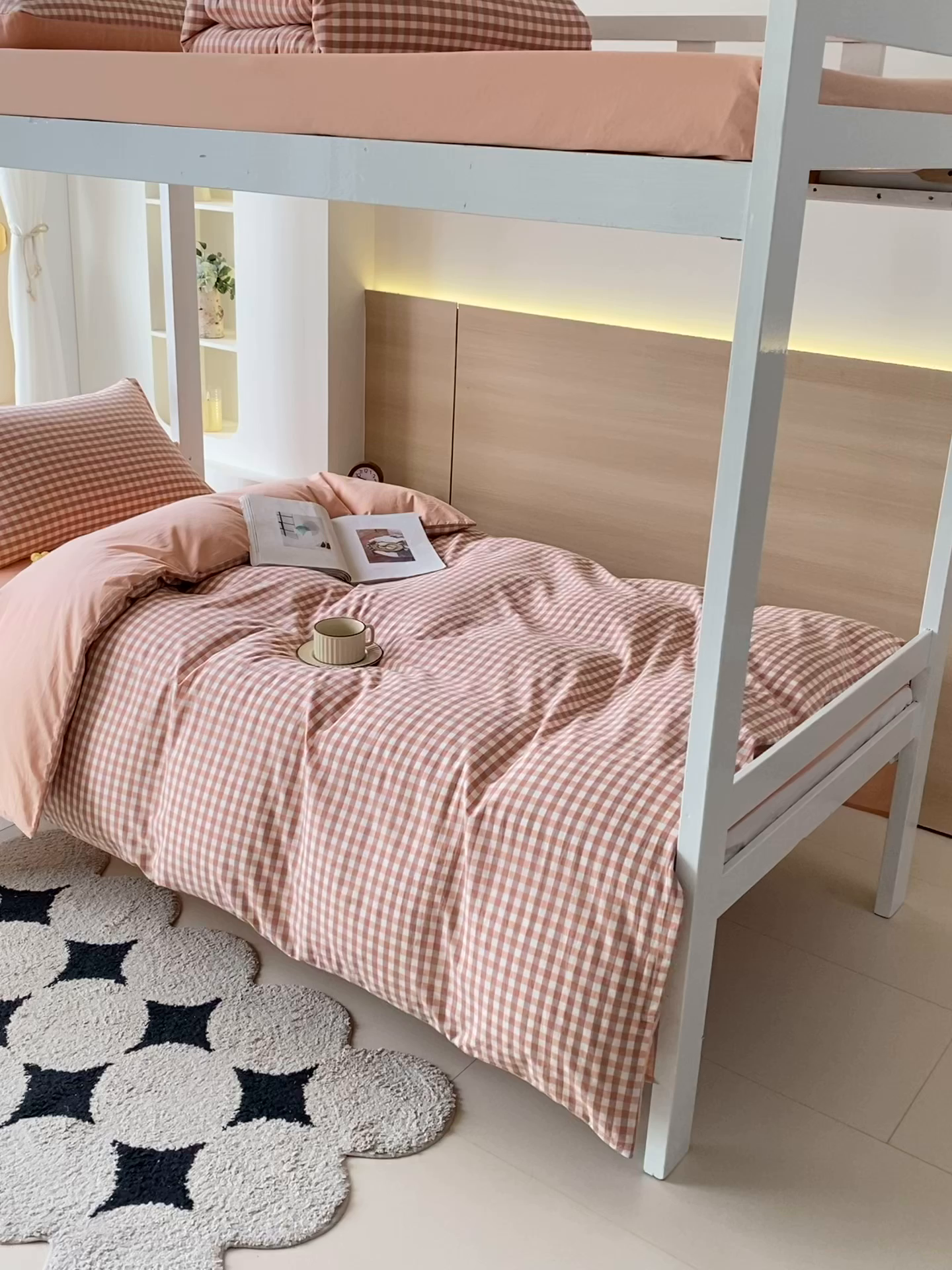 91家纺网 家纺一手货源 找家纺 春皖家纺 2025春夏新款AB版全棉纯棉色织水洗棉学生三件套六件套 素雅-玉格