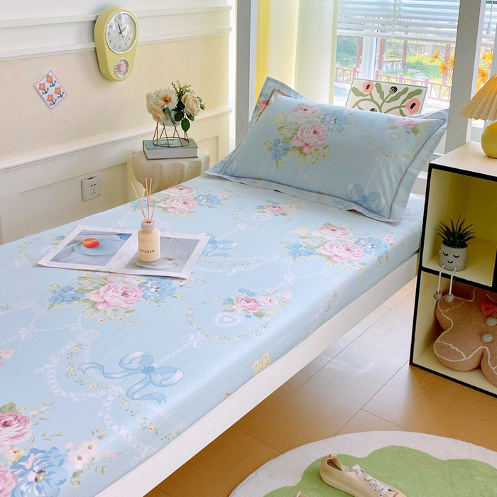 91家纺网 家纺一手货源 找家纺 春皖家纺 2025新款学生季全棉纯棉13070印花单床笠 床笠单件 花蝶柔依