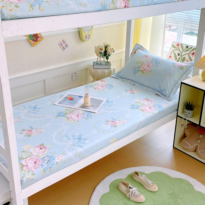 91家纺网 家纺一手货源 找家纺 春皖家纺 2025新款学生季全棉纯棉13070印花单床笠 床笠单件 花蝶柔依