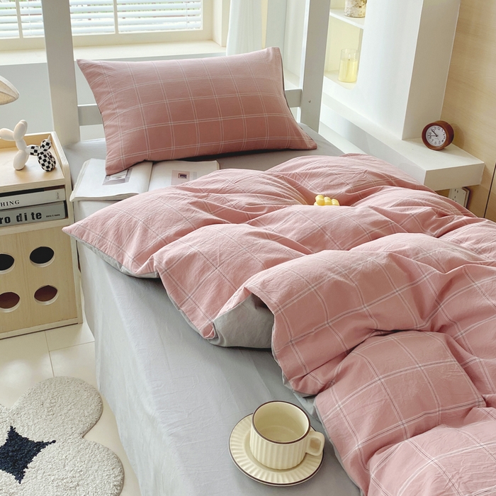 91家纺网 家纺一手货源 找家纺 春皖家纺 2025春夏新款AB版全棉纯棉色织水洗棉学生三件套六件套 素雅-韵粉