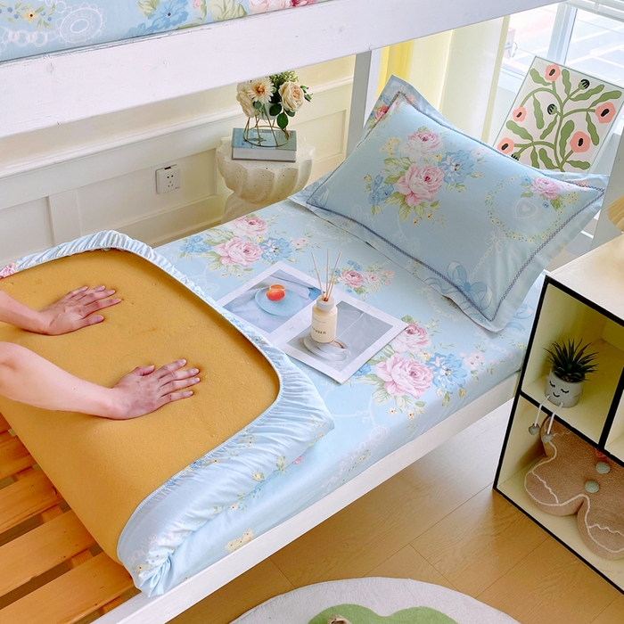 91家纺网 家纺一手货源 找家纺 春皖家纺 2025新款学生季全棉纯棉13070印花单床笠 床笠单件 花蝶柔依