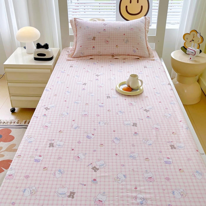 91家纺网 家纺一手货源 找家纺 春皖家纺 2025新款学生季全棉纯棉13070印花单床笠 床笠单件 萌韵瑞宝