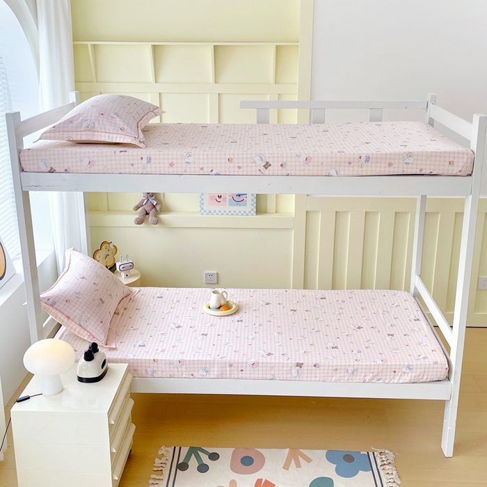 91家纺网 家纺一手货源 找家纺 春皖家纺 2025新款学生季全棉纯棉13070印花单床笠 床笠单件 萌韵瑞宝