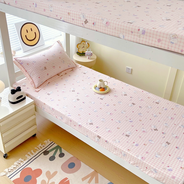 91家纺网 家纺一手货源 找家纺 春皖家纺 2025新款学生季全棉纯棉13070印花单床笠 床笠单件 萌韵瑞宝