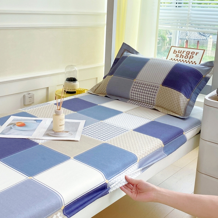 91家纺网 家纺一手货源 找家纺 春皖家纺 2025新款学生季全棉纯棉13070印花单床笠 床笠单件 纳吉蓝格