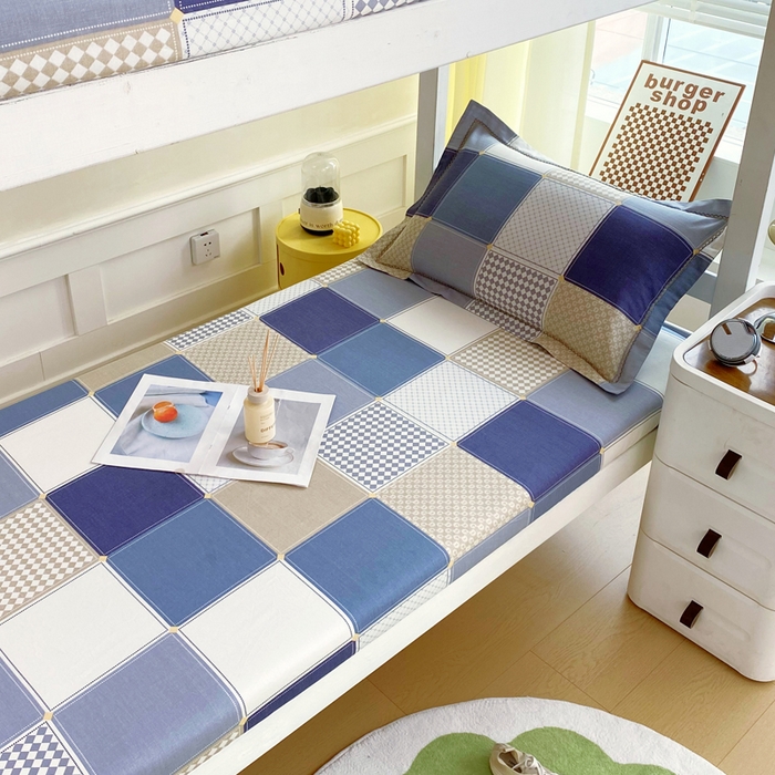 91家纺网 家纺一手货源 找家纺 春皖家纺 2025新款学生季全棉纯棉13070印花单床笠 床笠单件 纳吉蓝格