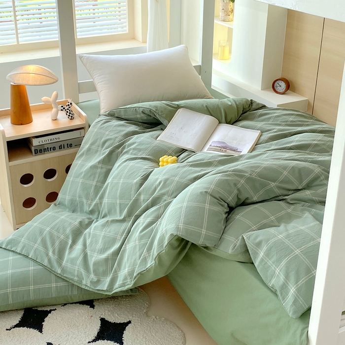 91家纺网 家纺一手货源 找家纺 春皖家纺 2025春夏新款AB版全棉纯棉色织水洗棉学生三件套六件套 素雅-韵绿