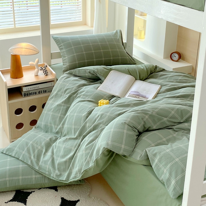 91家纺网 家纺一手货源 找家纺 春皖家纺 2025春夏新款AB版全棉纯棉色织水洗棉学生三件套六件套 素雅-韵绿